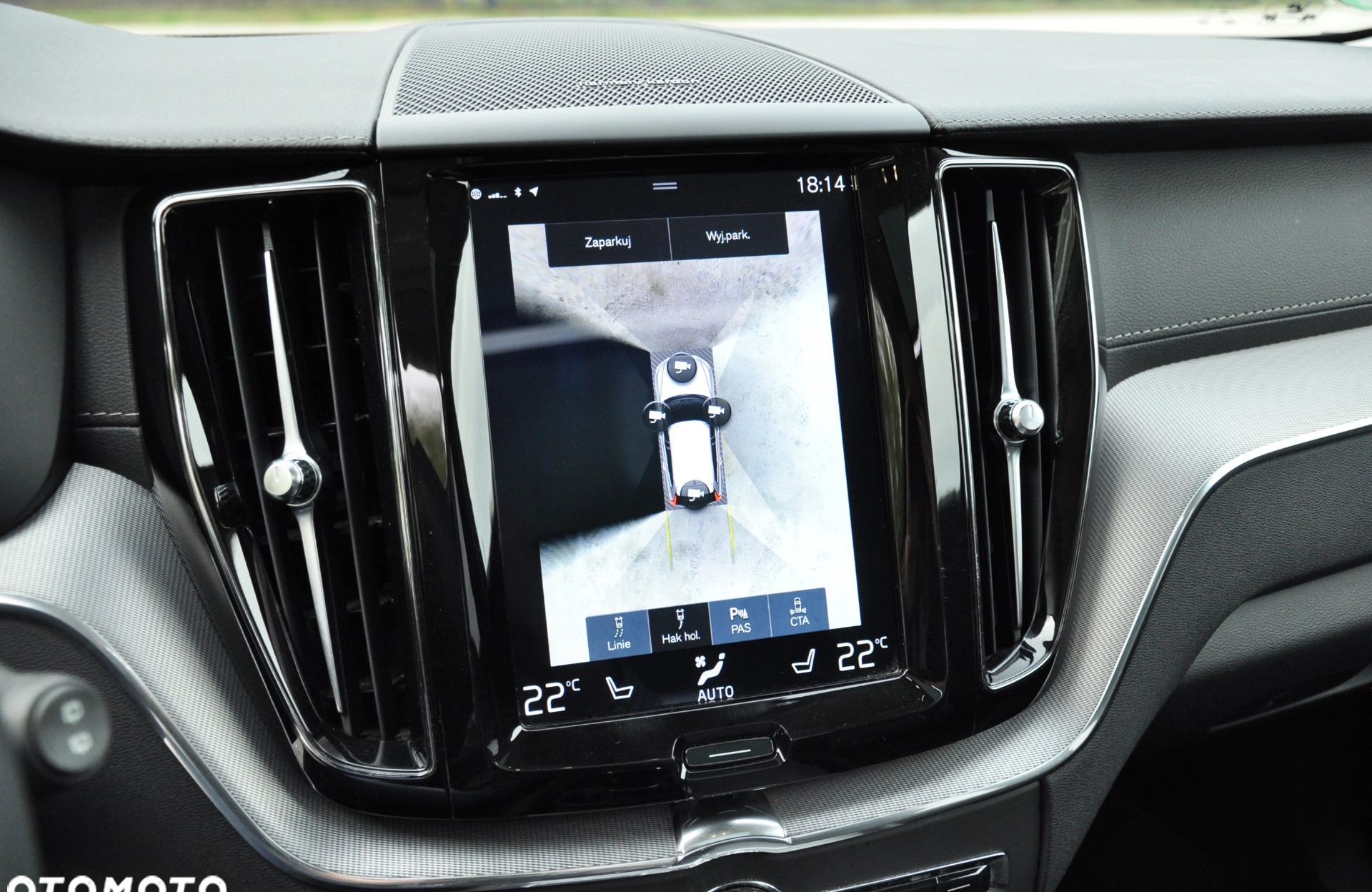 Volvo XC 60 cena 147600 przebieg: 164500, rok produkcji 2020 z Leżajsk małe 781